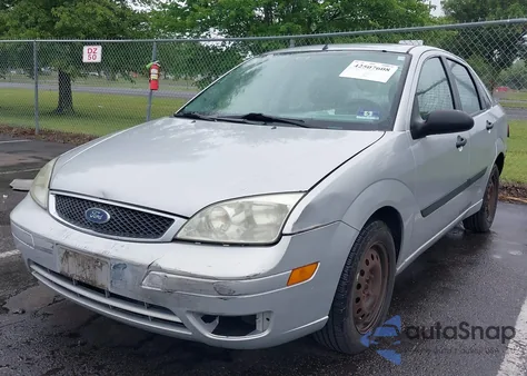 2005 Ford Focus Zx4 из США, поврежденный, VIN 1FAFP34N95W101853